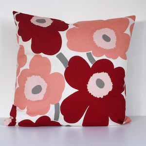 Double sided 18&#39;&#39; PIENI UNIKKO pillow cover, handmade from MARIMEKKO 100% cotton fabric. Pillow size 45x45 cm (18&#39;&#39;x18&#39;&#39;)