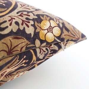 Double-sided 18'' STRAWBERRY THIEF pillow cover . Design William Morris. 100% cotton for pillow in size 45x45 cm 18''x18''. image 3