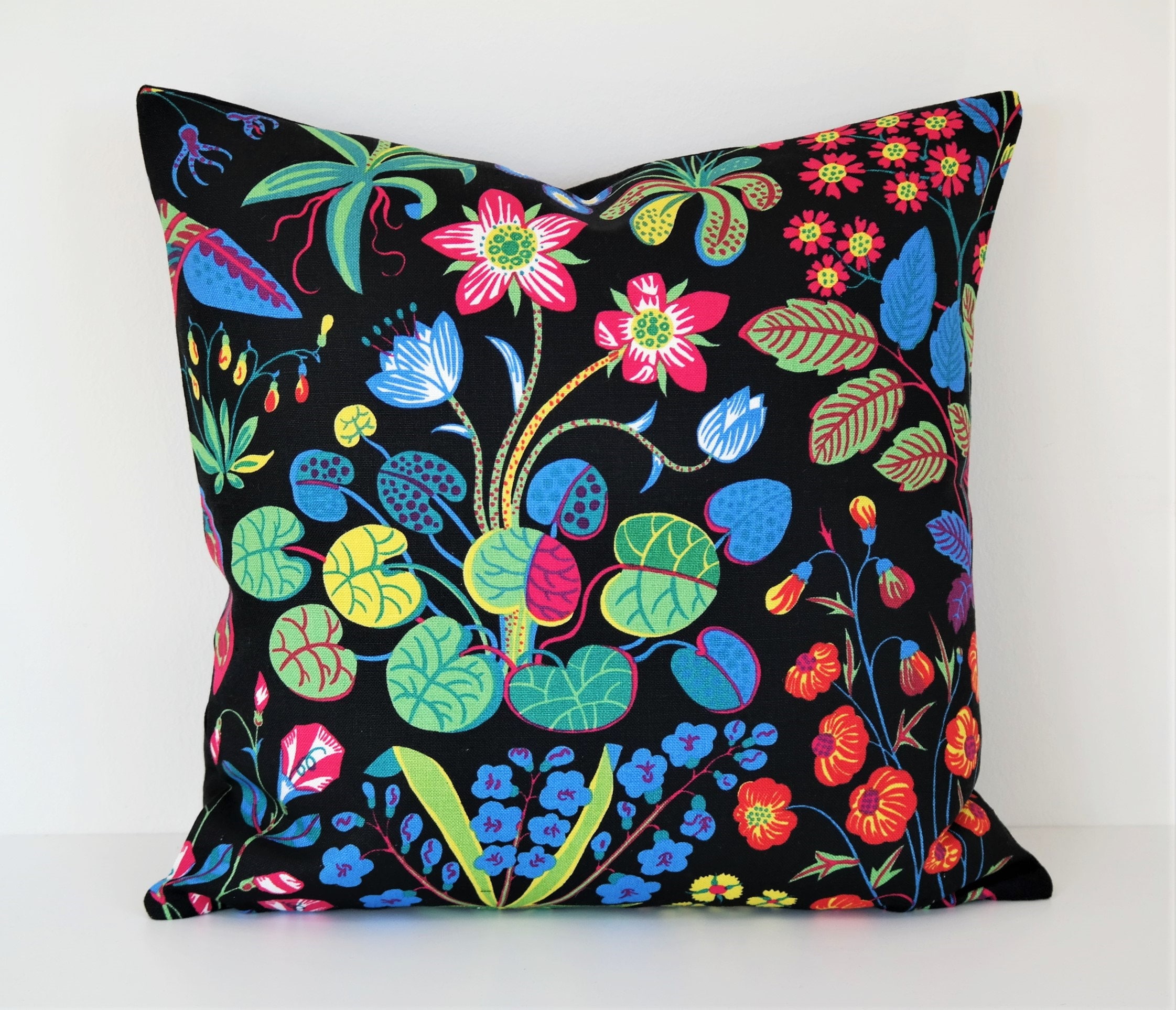 Svenskt tenn pillow - Etsy 日本