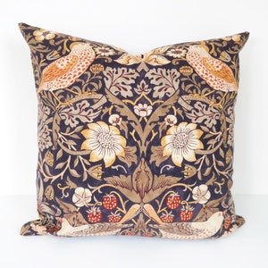 Double-sided 18'' STRAWBERRY THIEF pillow cover . Design William Morris. 100% cotton for pillow in size 45x45 cm 18''x18''. image 2