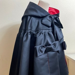 Capelet with Lining  Short hooded cape
