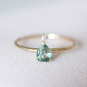 18k Solid Gold Pear Cut Natural Green Sapphire Ring: Diamond Accent, Elegant Engagement Promise