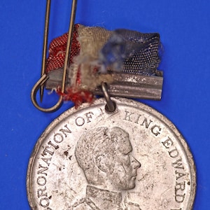 British Medal /Medallion - 1937 Edward VIII Coronation medal, 38mm, Bareheaded     [08/24 30715]