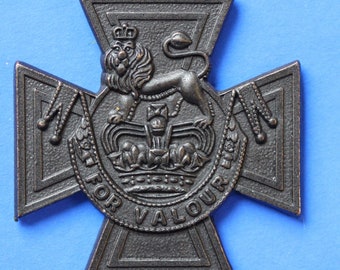 RIPRODUZIONE Medaglia britannica Victoria Cross a grandezza naturale per il valore "di fronte al nemico" *[VC]
