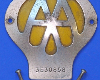Automobile Association AA members badge - 1966-67 with brackets      [R05/26 32617]
