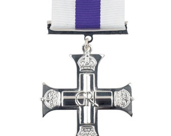 Buy Superb Full Size Replica Victoria Cross Medal & Ribbon. Highest Military Honour Online In India - Foto 8