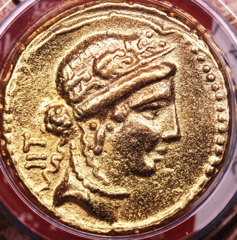 REPRODUCTION Roman coin Julius Ceasar Aureus in information image 0