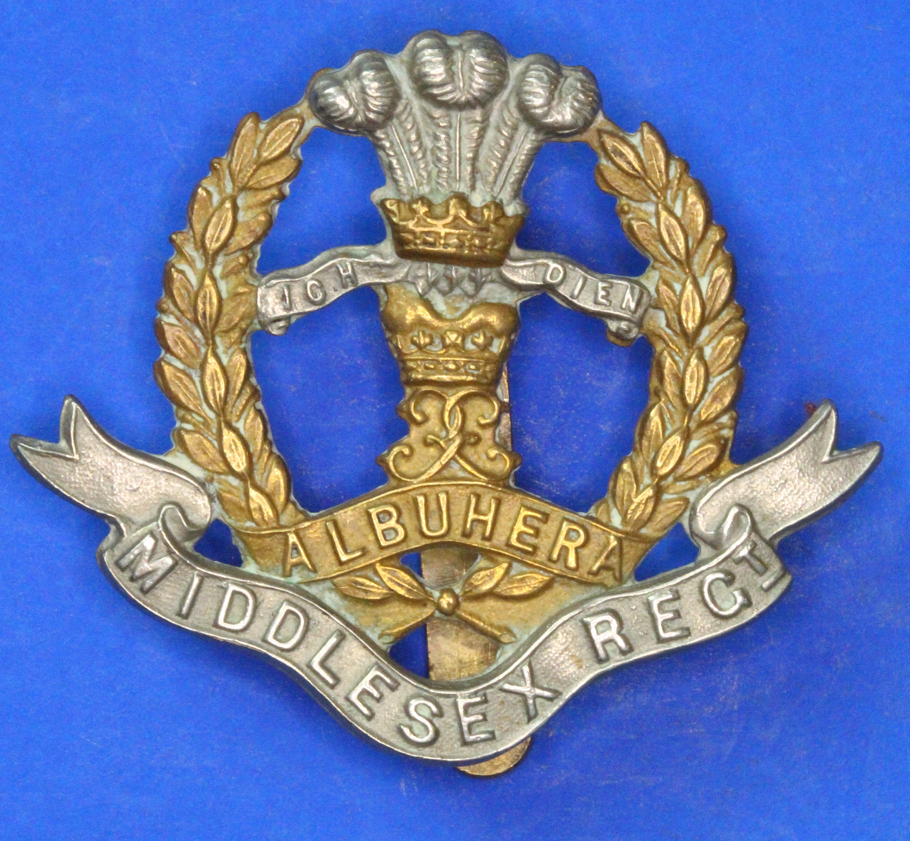 British Army Militaria - WW1 Middlesex Regiment Cap Badge [R06/25