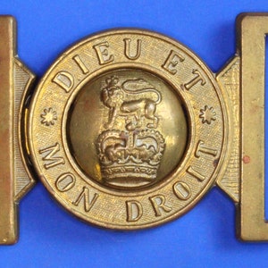 British Army brass belt buckle, DIEU Et Mon DROIT, Queen's Crown, 1.5 inch 08/23 28134 image 1