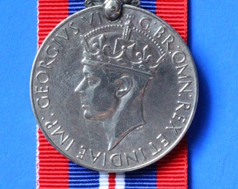 British Army WW2 World War 2, George VI War Medal and ribbon [09/23 28216]