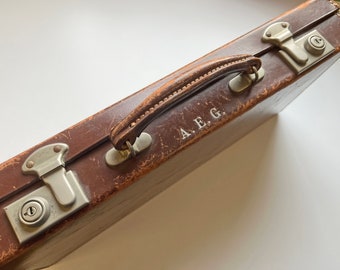 Antique WW1 era leather brief case, Cheney locks, Initialled A E G, 42cm long  [02/24 29611]