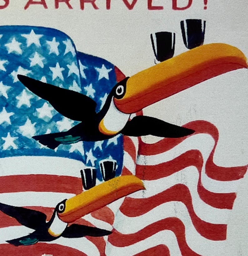 Pu&ograve; includere: Due tucani volano sopra una bandiera americana con tre bicchieri neri sopra il becco del tucano. I tucani sono gialli, arancioni e neri. La bandiera &egrave; rossa, bianca e blu.