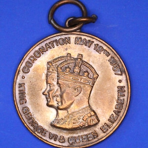 British Medal /Medallion - 1937 George VI Queen Elizabeth Coronation medal, 32mm     [R09/24 28251]