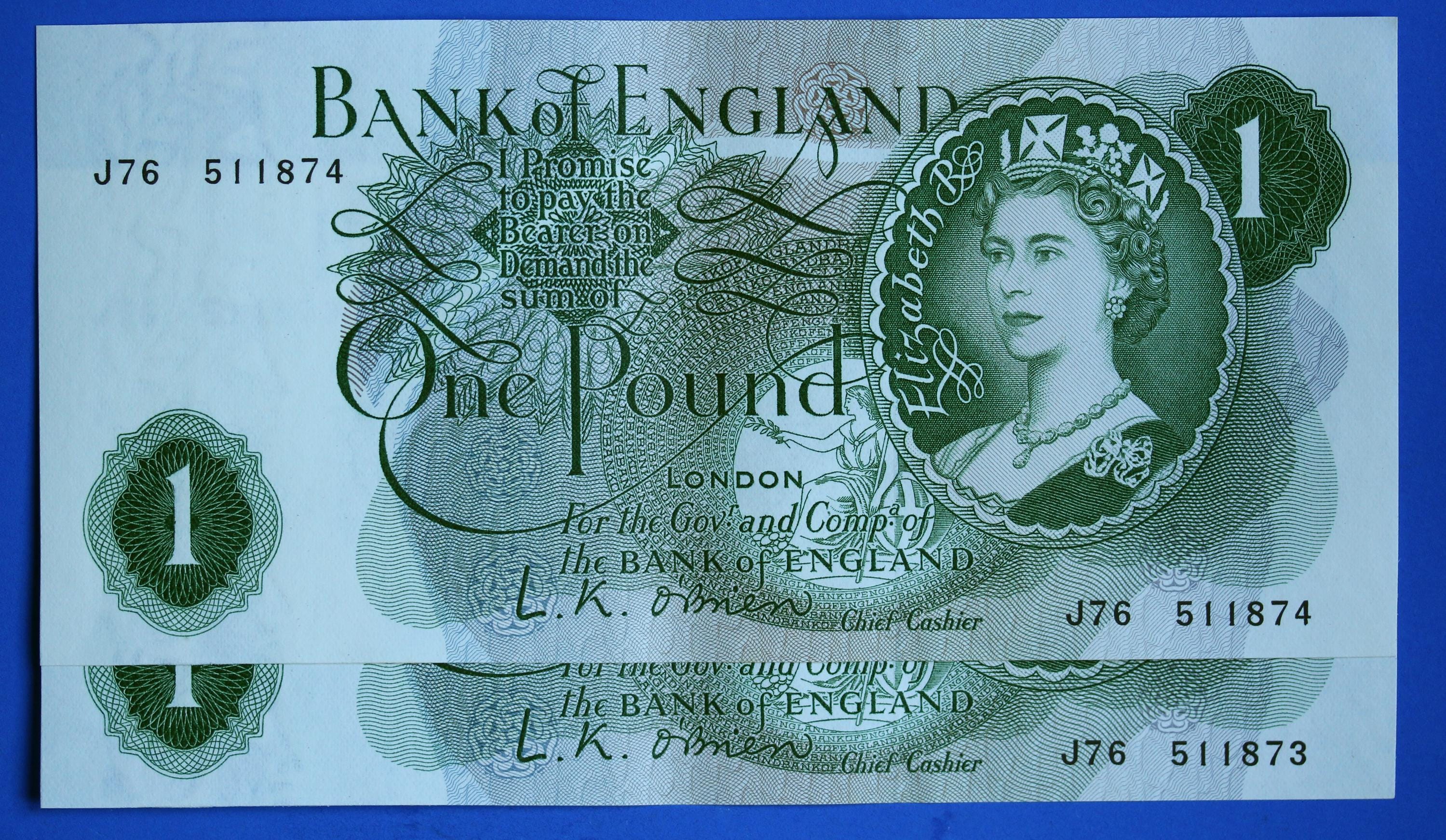 2x 1960 Bank of England One Pound, O'brien 