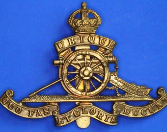 Brittiska arméns militära försvar - Första världskriget, andra världskriget, mässingsmärke [10/26 35647]