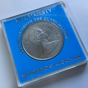 GENUINE 1980 Queen Mother 80th birthday Crown (cased) Elizabeth II QEII nice coin *[MOTH80]