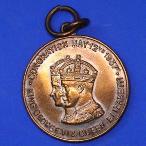 British Medal /Medallion - 1937 George VI Queen Elizabeth Coronation medal, 32mm     [R09/24 28256]