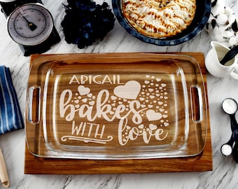 Personalized Pyrex Baking Dish | Engraved 2 Qt Casserole Dish with Lid