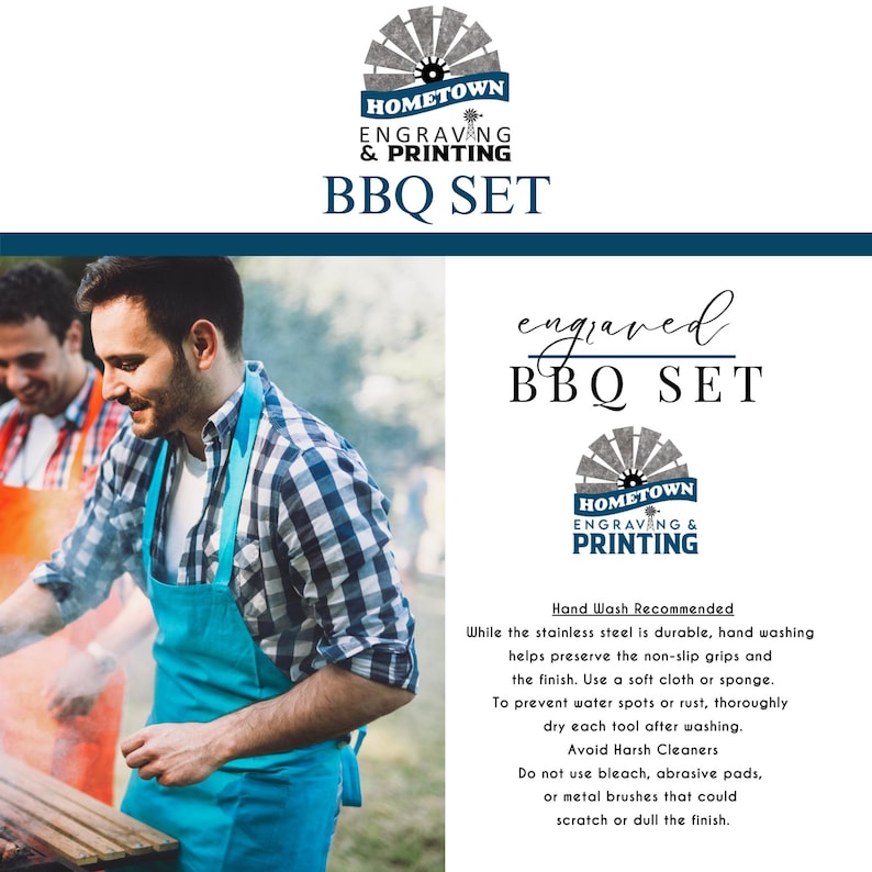Puede incluir: Un juego de barbacoa con el texto "BBQ SET" y "Hometown Engraving & Printing". La imagen muestra a un hombre con un delantal azul y una camisa a cuadros. Tambi&eacute;n es visible el texto "Hand Wash Recommended".