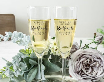 Set of 2 - Wedding Champagne Flutes Personalized, Mr and Mrs Champagne Glasses, Wedding Gifts for Couples, Toasting Flutes