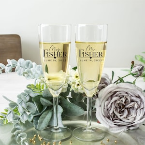 Personalized Champagne Flutes |  Wedding Toasting Glasses |  Mr and Mrs Glasses | Engraved Toasting Glass |  Set of 2 Champagne flutes