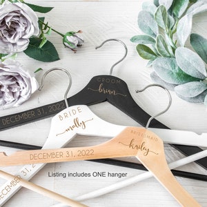 Personalized Bridesmaid Hangers, Bride Hanger for Wedding Dress, Custom Bridal Hanger, Hangers for Bridesmaids, Hangers for Wedding