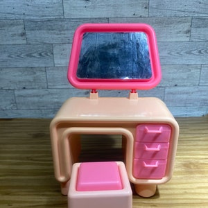 Vintage 1977 Mattel Barbie Pink Vanity & Seat Set