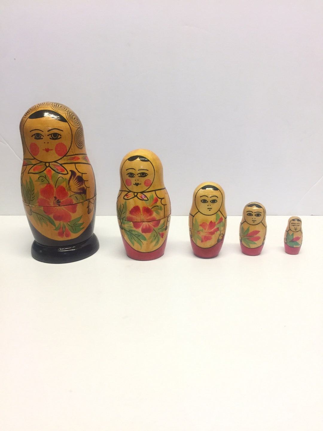 Vintage Wooden Nesting Dolls Matryoshka Dolls Set of 5 Etsy