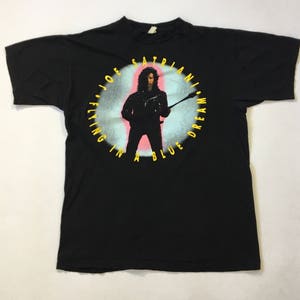 1990 Joe Satriana vliegt in een Blue Dream Tour-T-shirt. Vintage jaren &#39;90 Joe Satriani T-shirt