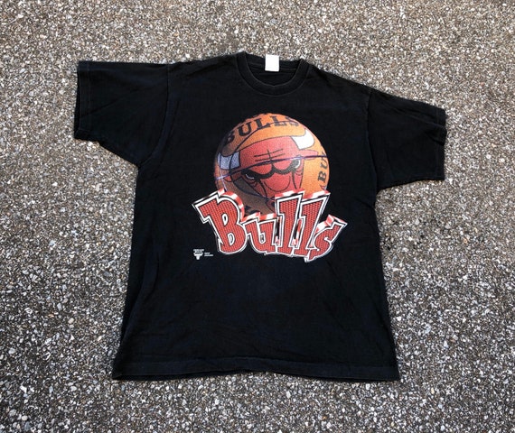 90s Chicago Bulls NBA Tee. 1990s Chicago Bulls Ba