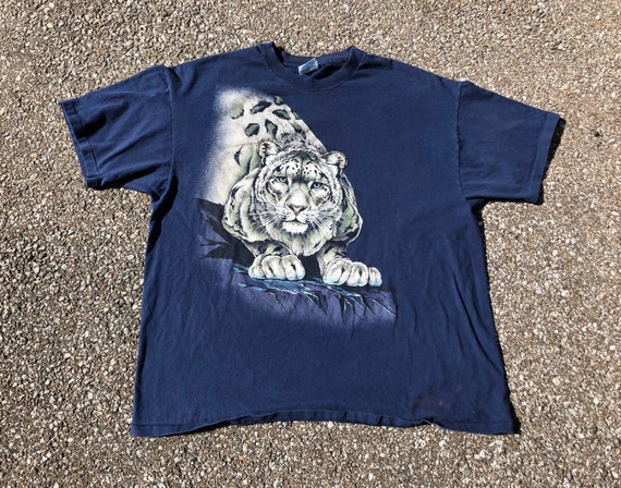 90s Snow Leopard Tee 1990s Leopard Big Cat T-shirt