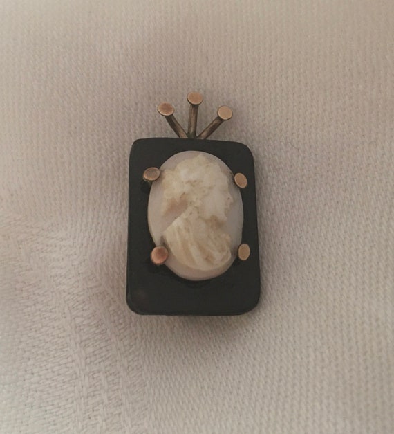 VINTAGE CAMEO and ONYX Pin; Carved Stone Cameo on… - image 2