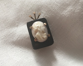 VINTAGE CAMEO and ONYX Pin; Carved Stone Cameo on a Black Onyx Background; Gold Tone Pins and Base