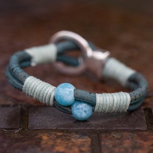 Blue Quartz - Signatur Armband - Veganes Armband - Halschakra Armband - Handgemachtes Geschenk - Handgewebt