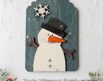 Rustic Wooden Snowman Ornament Tag – Hand-Painted Christmas Decoration – Farmhouse Winter Snowflake Gift Tag – Holiday Tree Decor