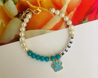 Collar personalizado para mascotas con dije de huella de pata, collar con nombre, joyería para mascotas con perlas y cuentas, accesorio para cachorros y gatitos.