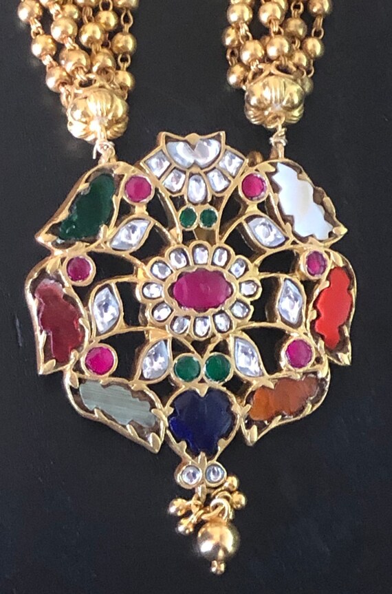 navaratna necklace in gold