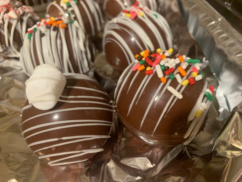 Chocolate cocoa bombs