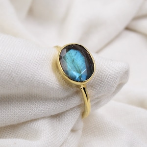 Ring gefacetteerde labradoriet: handgemaakte sterlingzilveren edelsteensieraden