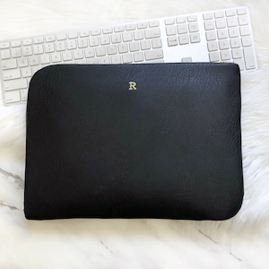 MacBook Air 15-inch hoes/Macbook Air 13-inch hoes/ Surface Book 2-hoes - alle laptopgroottes - gepersonaliseerd borduurwerk veganistische leren laptophoes