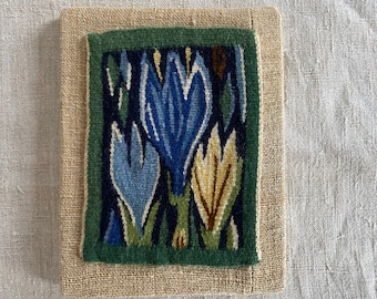 Vintage Swedish Handwoven Wool Tapestry Flemish Weave Wall Hanging Stylised Flowers 21 x 16 cm