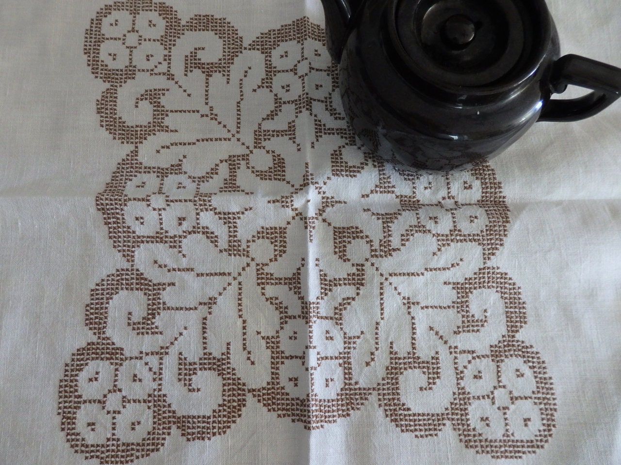 刺繍入りリネンテーブルクロス ヴィンテージ スウェーデン スクエア