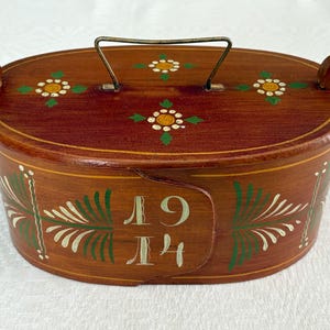 Antique Swedish Hand Painted Bentwood Box Svepask Art 1914 Swedish Folk Art Heart Flowers and Leaves
