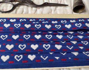 アンティークの幅広フランス製リボン（黒地にピンクと白の刺繍入り、幅 