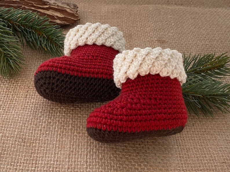 PDF: Baby Booties Santa 0-6 months Crochet Pattern image 2