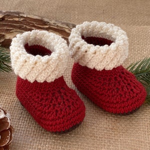 PDF: Baby Booties Santa 0-6 months Crochet Pattern image 1