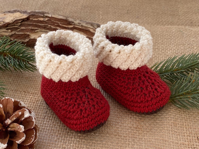 PDF: Baby Booties Santa 0-6 months Crochet Pattern image 1