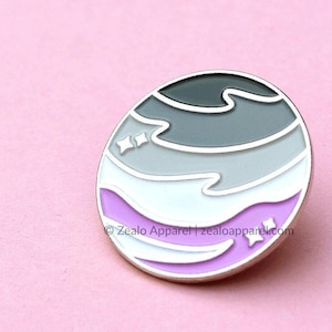 Spilla smaltata Asexual Pride Pastel Planet