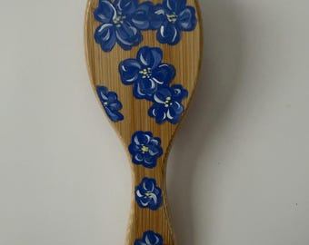 Spazzola per capelli dipinta a mano - fiori blu
