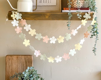 Daisy Felt Bunting | Pastel Banner | Made by: Fern and Love | Felt Flower Garland | Spring Home Decor | Birthday Garland | Photo Prop